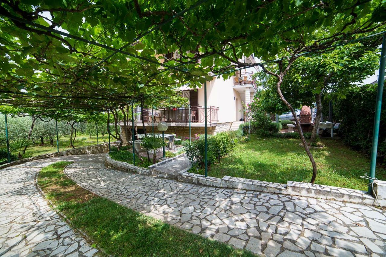 Apartments Marija Poreč Exteriör bild